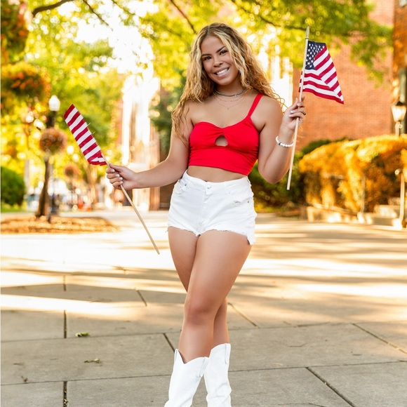Red crop top - Picture 1 of 1